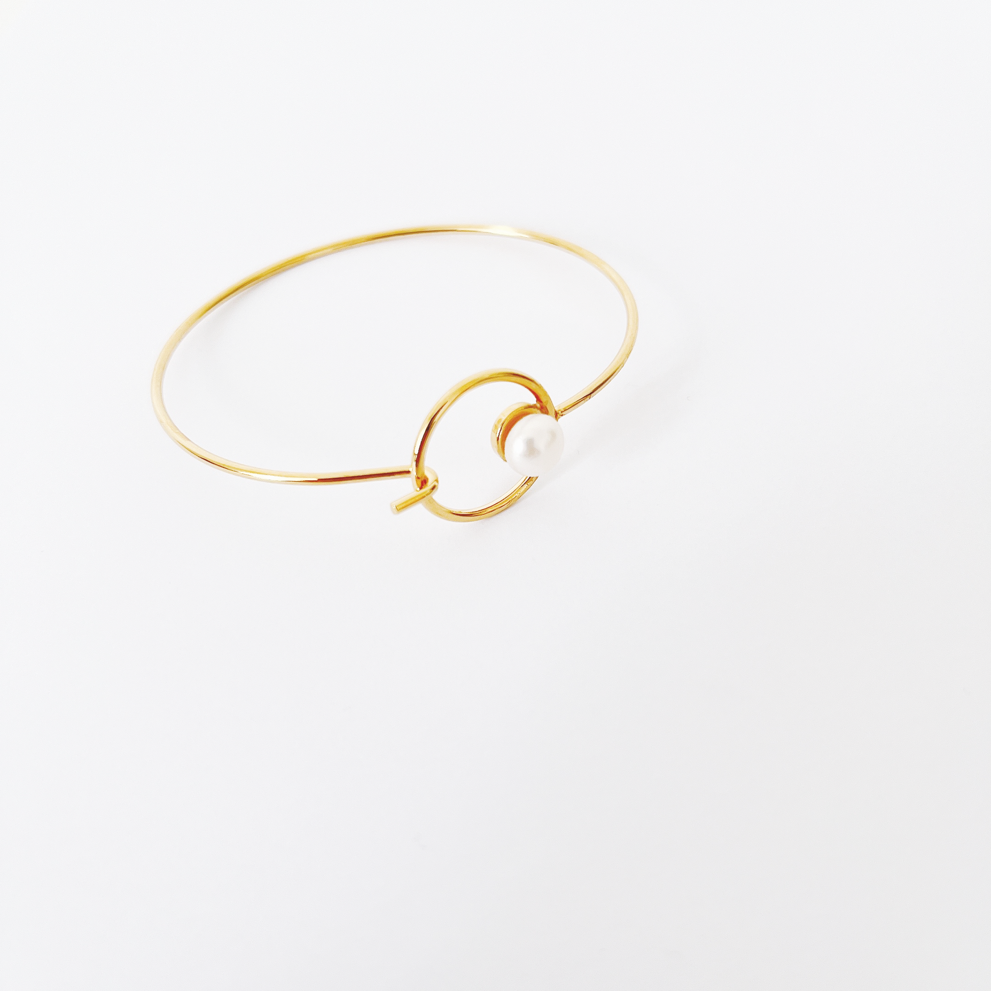 Gold Round Circle Bracelet Bracelets for Women by Hikaru Pearl