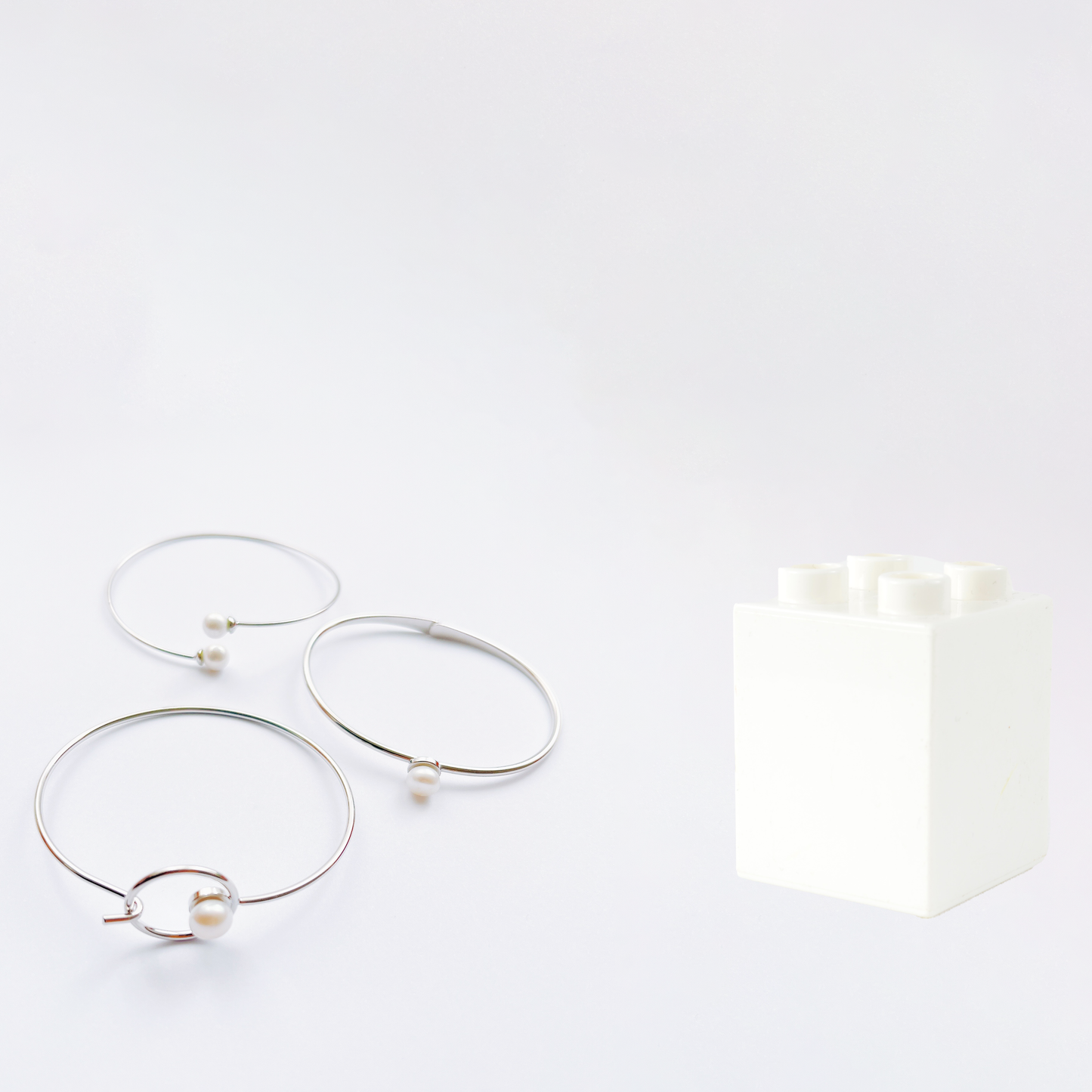 Simple minimalistic bracelet silver by Hikaru Pearl