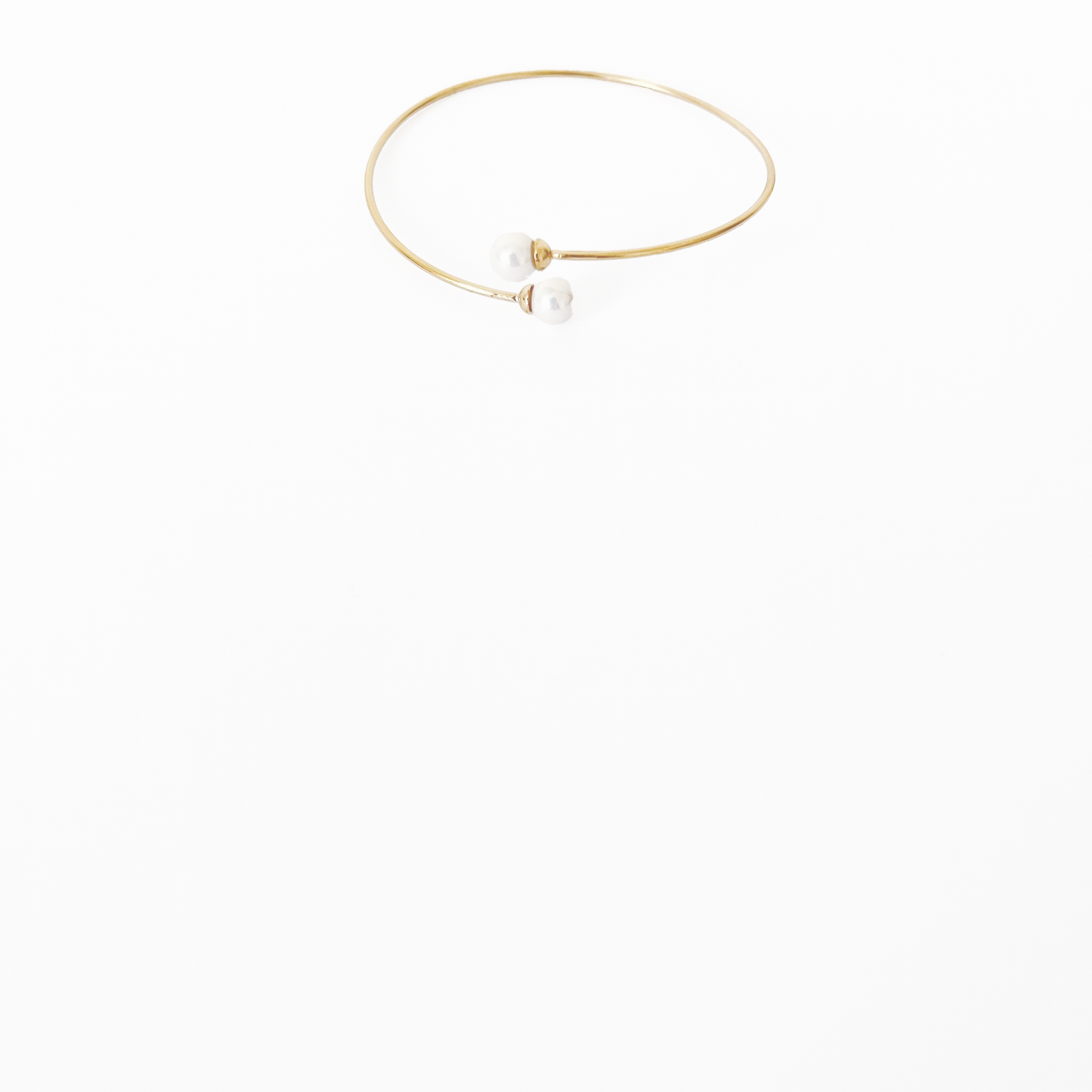 Open bracelet with two pearls, gold colour by Hikaru Pearl