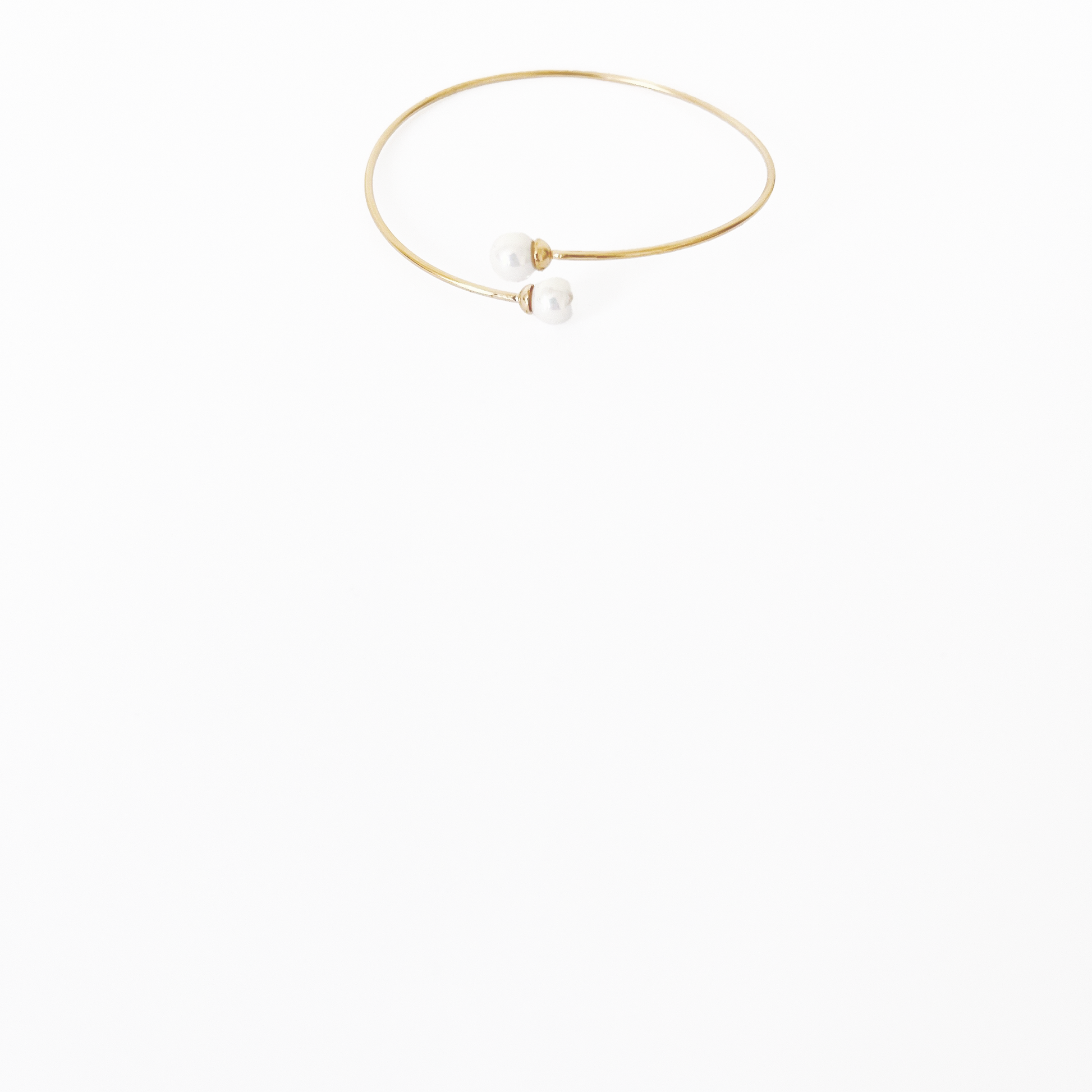 Open bracelet with two pearls, gold colour by Hikaru Pearl