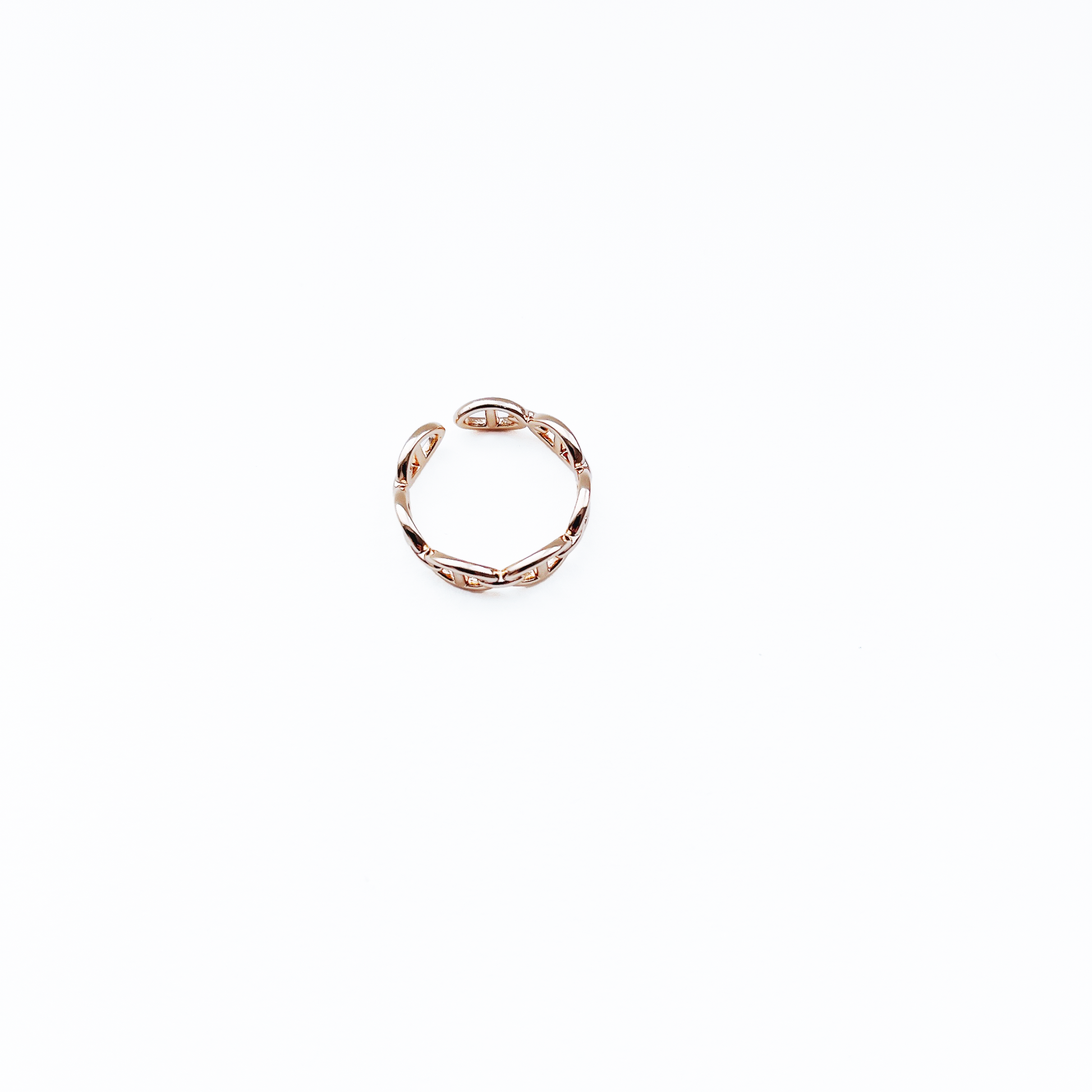 Adjustable pink gold sculpture ring inspired by Hermes Chaîne d'ancre Enchaînée, exuding elegance and luxury.