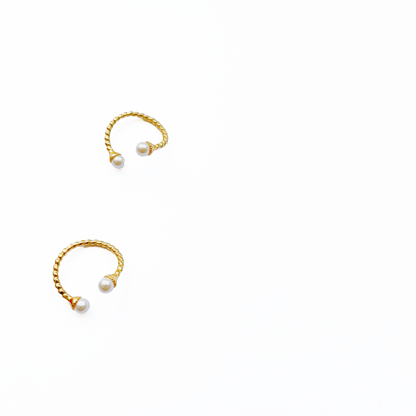 Simply golden twisted ring with pearls or without pearl by Hikaru Pearl