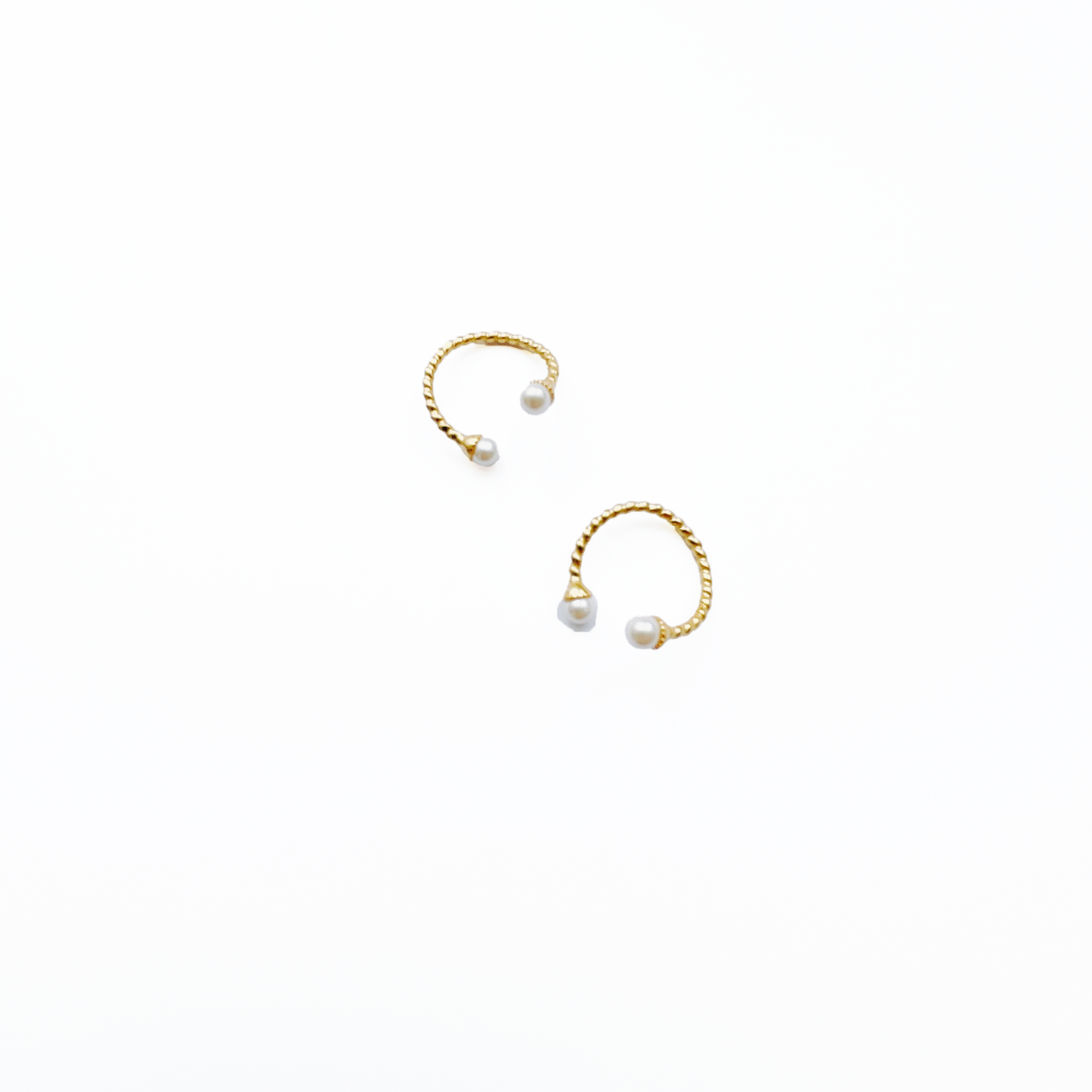 Simply golden twisted ring with pearls or without pearl by Hikaru Pearl