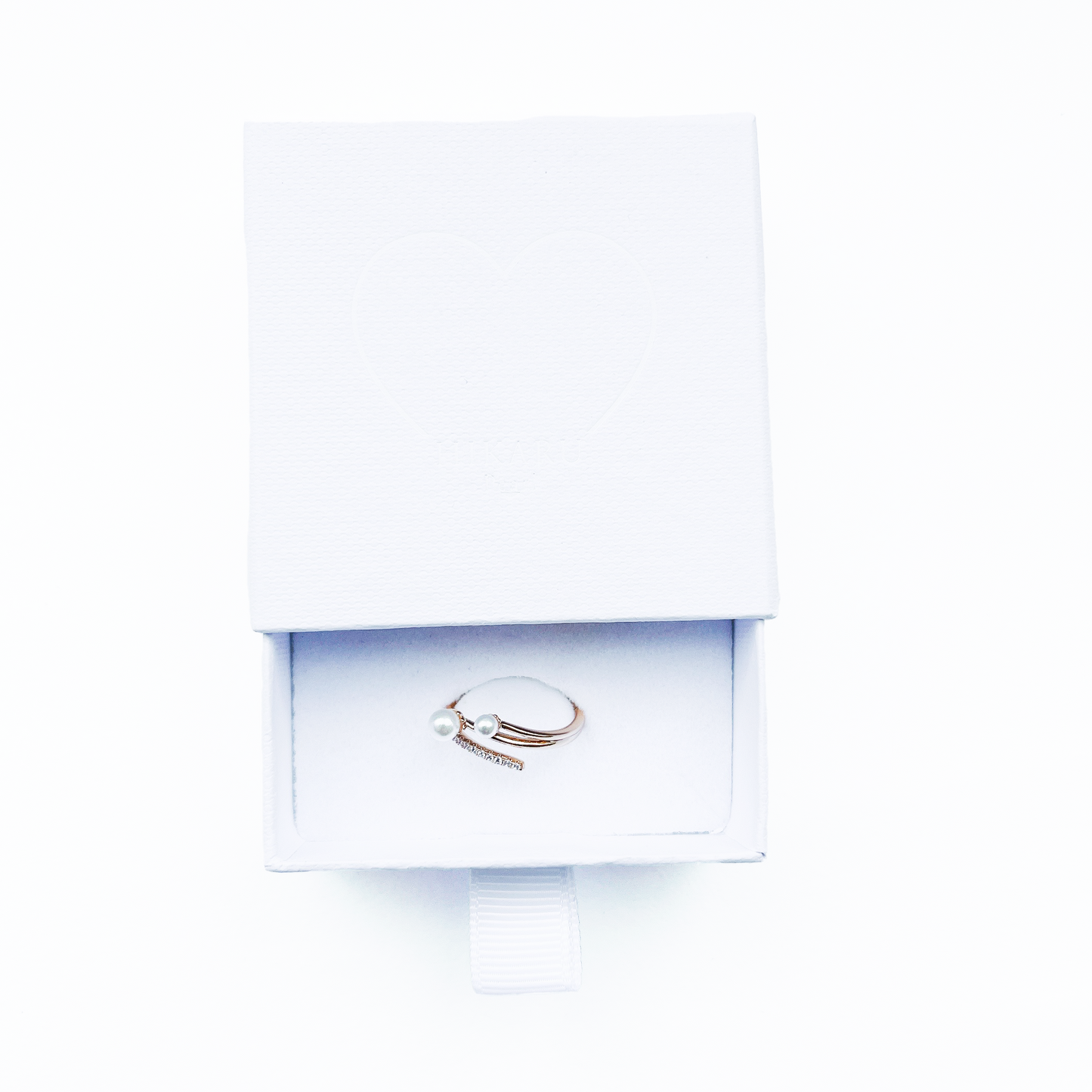 Twisted ring with small two pearls and crushed diamond by Hikaru Pearl