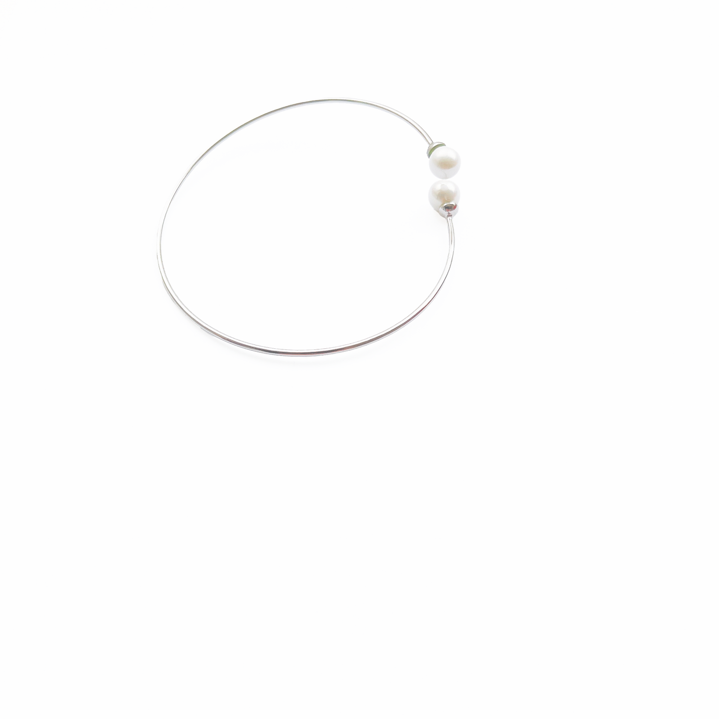 Open bracelet with two pearls, silver colour by Hikaru Pearl