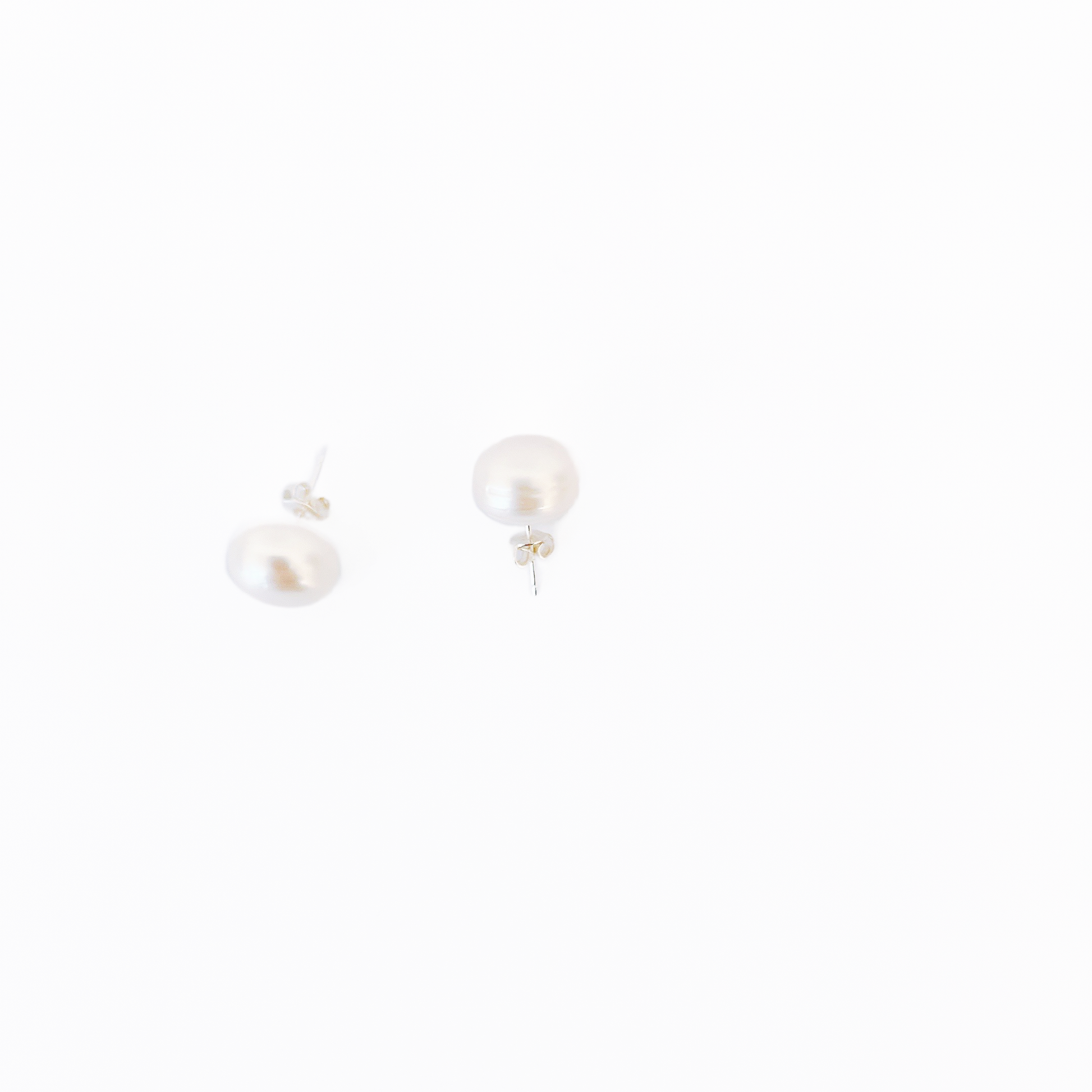 Simple pearl stud white, silver925 or 14k gold filled by Hikaru Pearl