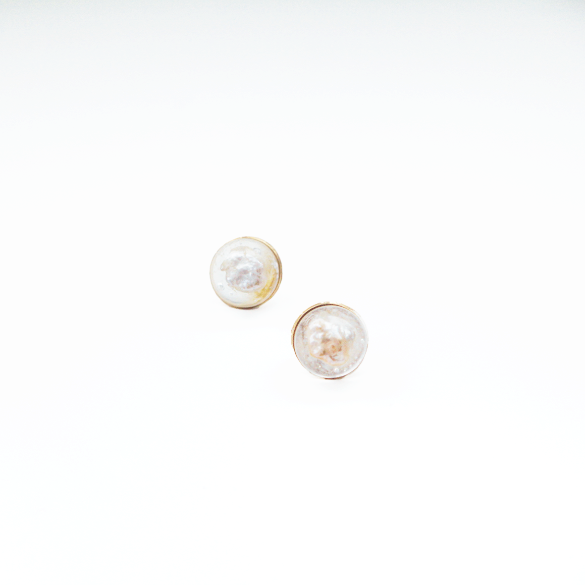 Earring With Baroque Natural Pearl and Golden Stones Pearl Earring by Hikaru Pearl