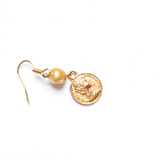 Antique Coin Print Pearls Earring by Hikaru Pearl