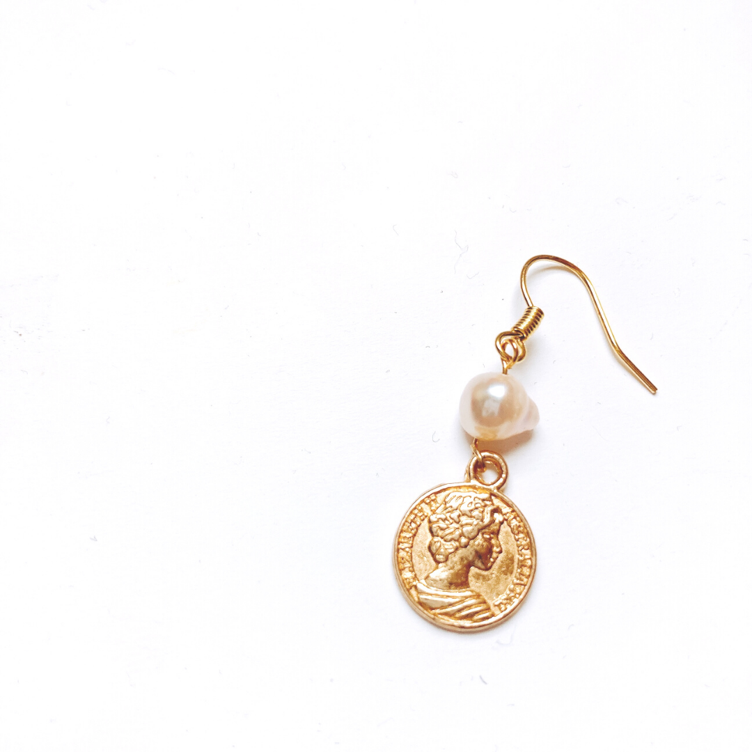 Antique Coin Print Pearls Earring by Hikaru Pearl