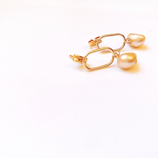 Small long Hoop Earring with pink freshwater pearl by Hikaru Pearl