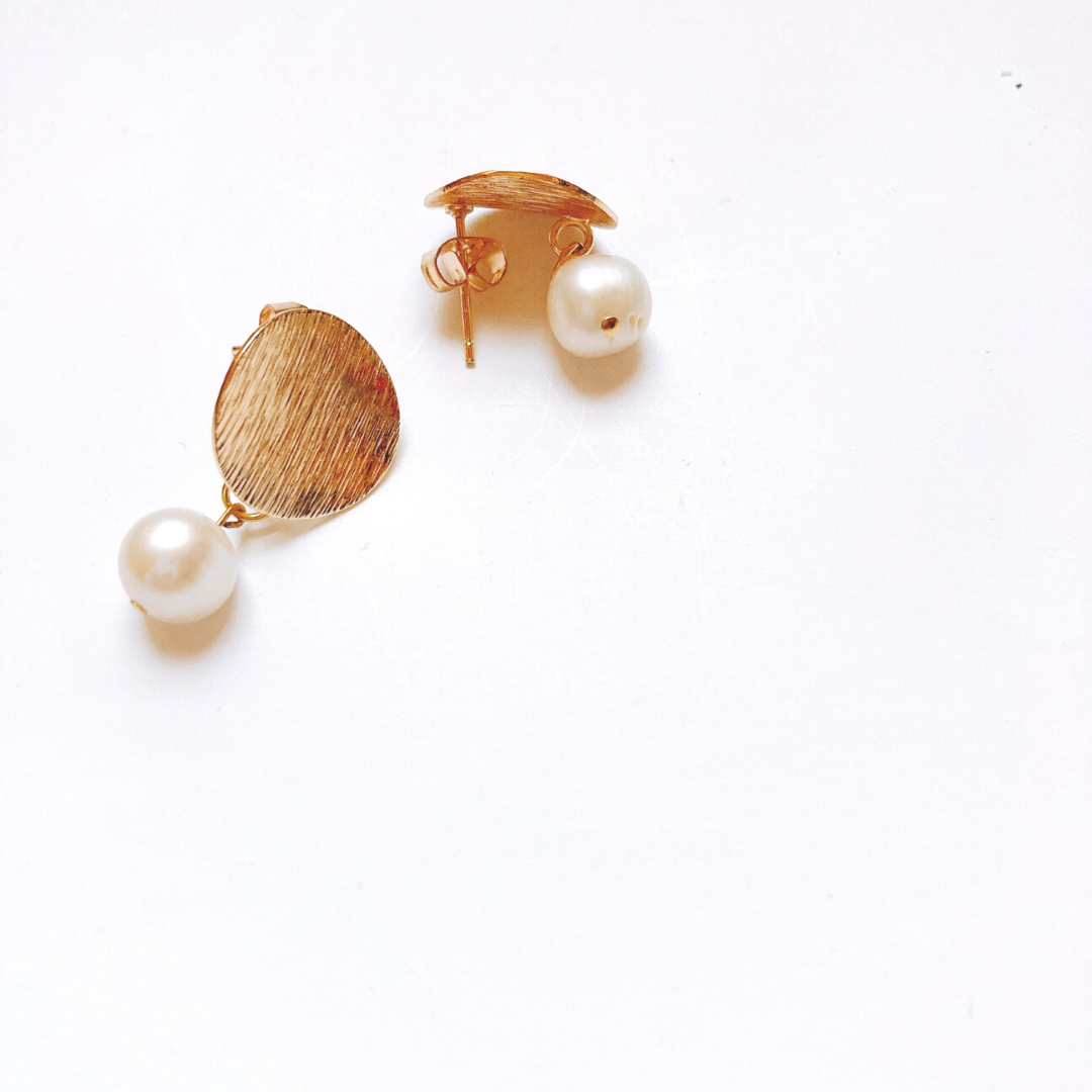 Golden plated Circle with white freshwater pearl, pearl earring by Hikaru Pearl