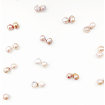 Natural Freshwater Pearl Earring by Hikaru Pearl