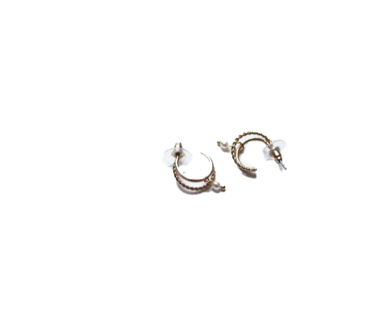 Hoop earring of double layer with a small pearl, pearl earring by Hikaru Pearl